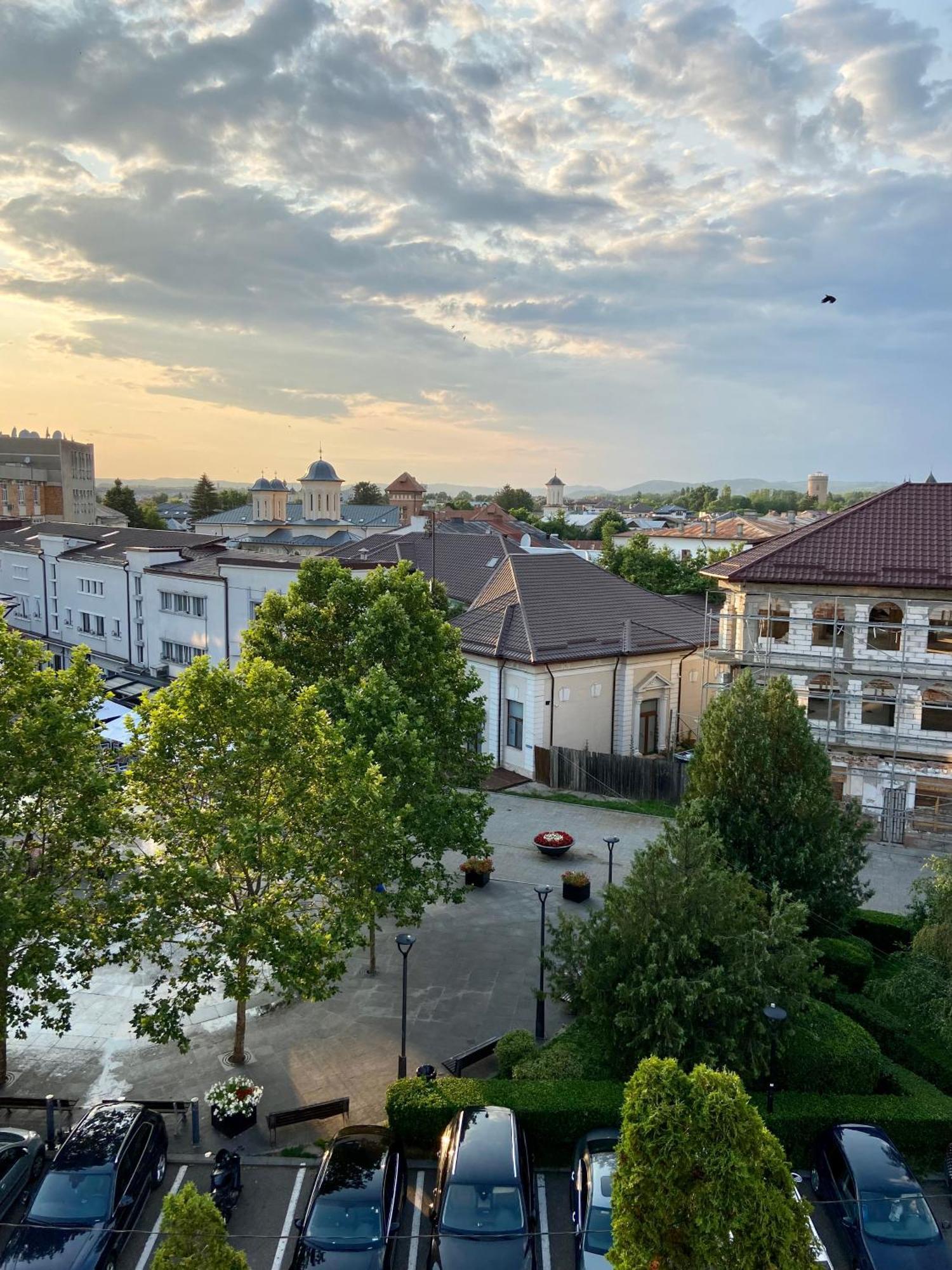 Old Town View- Ultracentral Apartment Targoviste Exteriér fotografie