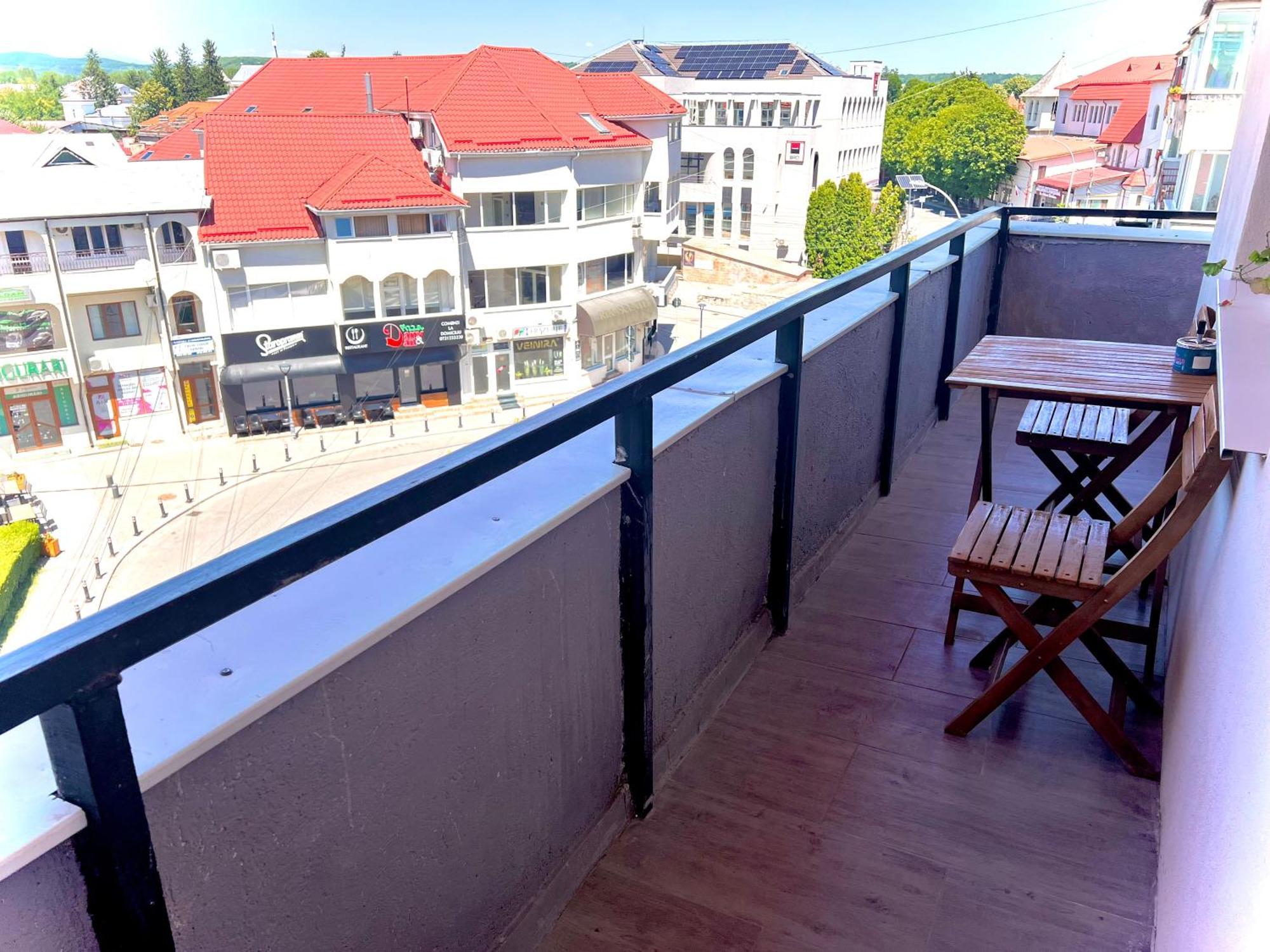 Old Town View- Ultracentral Apartment Targoviste Exteriér fotografie