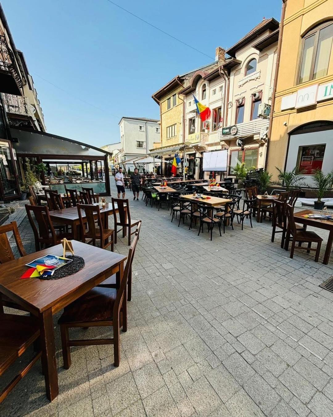 Old Town View- Ultracentral Apartment Targoviste Exteriér fotografie