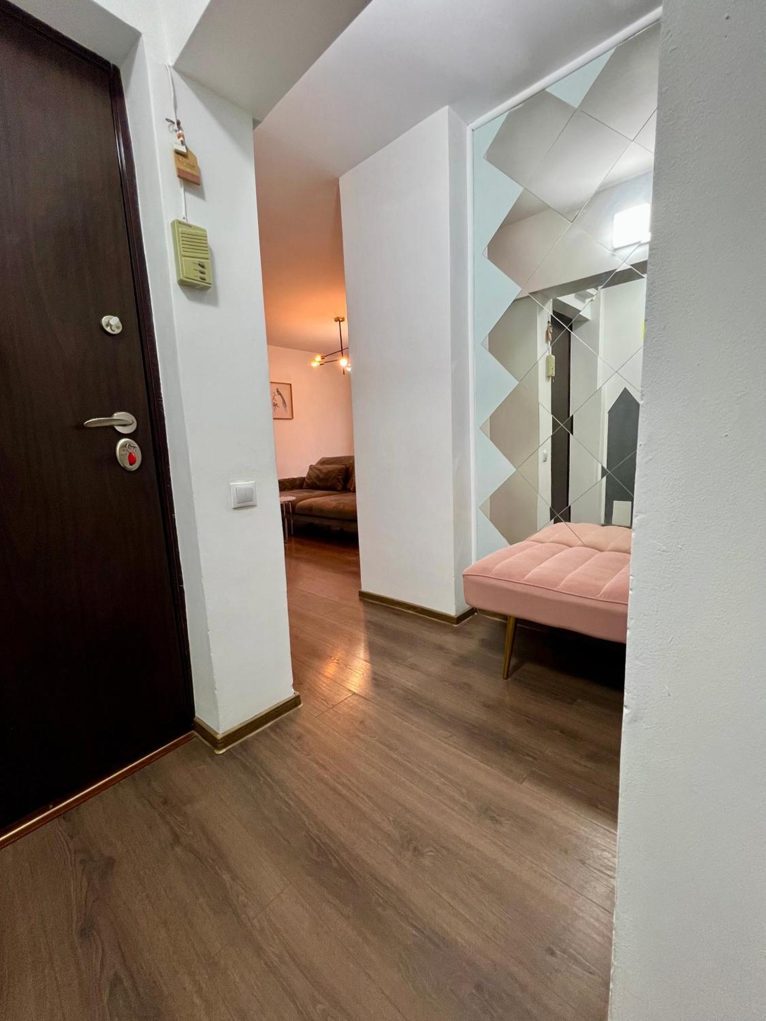 Old Town View- Ultracentral Apartment Targoviste Exteriér fotografie